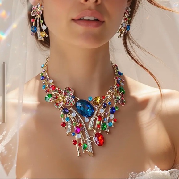 Multicolor Floral Statement Necklace and Earring Set. - Picture 4 of 6